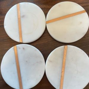 White marble coaster set